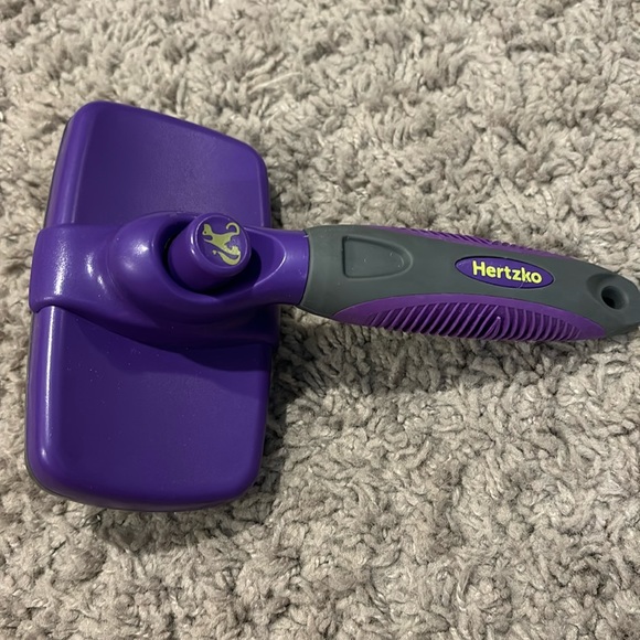 Other - Pet Brush w/ retractable bristles